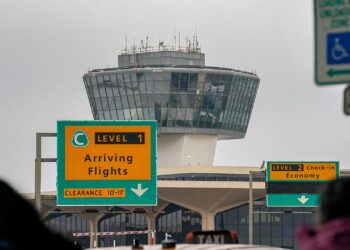 Major US airports face ground stops and flight delays amid ongoing government shutdown Major US airports face ground stops and flight delays amid ongoing government shutdown