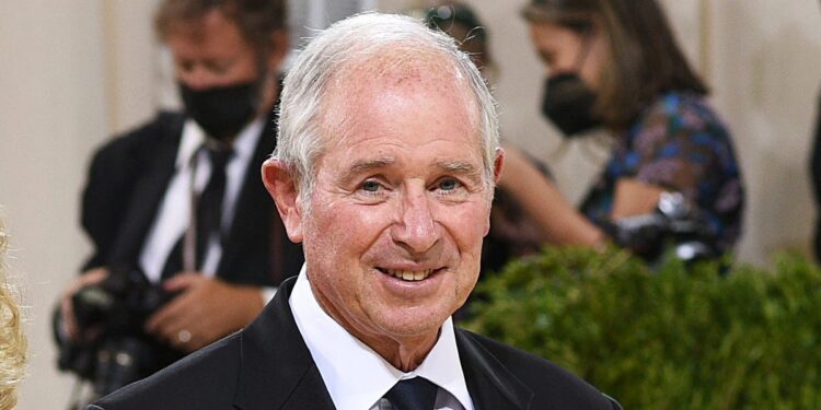 Blackstone’s Steve Schwarzman says efforts to link credit crackups to private credit are ‘misinformation’ Blackstone’s Steve Schwarzman says efforts to link credit crackups to private credit are ‘misinformation’