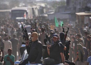 Trump says he has eyes on Hamas to keep returning hostages Trump says he has eyes on Hamas to keep returning hostages