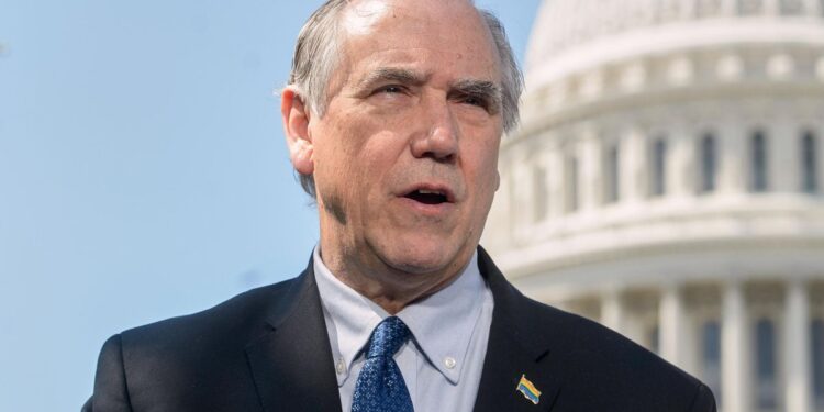 Jeff Merkley’s marathon speech keeps going in Senate to protest Trump’s policies Jeff Merkley’s marathon speech keeps going in Senate to protest Trump’s policies
