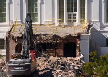 White House ballroom price tag increases to 0 million