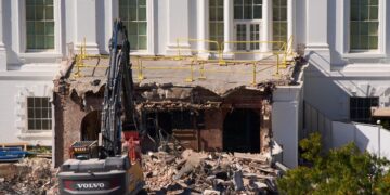 White House ballroom price tag increases to 0 million