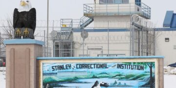 Wisconsin moving ahead with prison overhaul plan despite Republican objections Wisconsin moving ahead with prison overhaul plan despite Republican objections