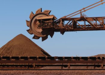 Rio Tinto ramps up Simandou stockpiles to 2M tons for first iron ore shipment – Reuters (RIO:NYSE)