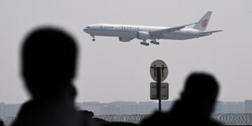 Flight reductions frozen at 6% as air traffic controller callouts see ‘rapid decline’