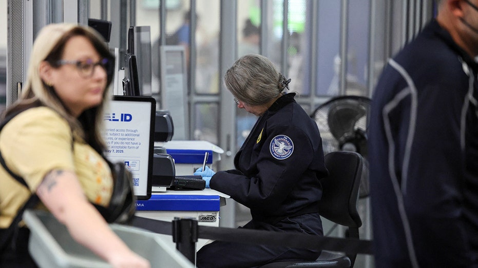 FAA to lift emergency flight restrictions Monday morning as air traffic staffing rebounds 6 Transportation Security Administration (TSA) works during the first day of a partial U.S. government shutdown in Burbank