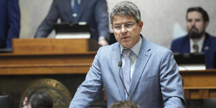 Trump seeks primary challenges against Indiana state lawmakers who defy redistricting demands Trump seeks primary challenges against Indiana state lawmakers who defy redistricting demands