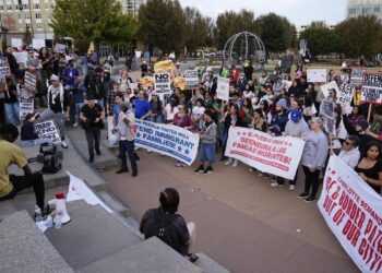 Border Patrol commander touts dozens of North Carolina arrests leaving residents ‘overwhelmed’ Border Patrol commander touts dozens of North Carolina arrests leaving residents ‘overwhelmed’