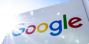 Google shares hit record after Buffett’s Berkshire surprise investment Google shares hit record after Buffett’s Berkshire surprise investment