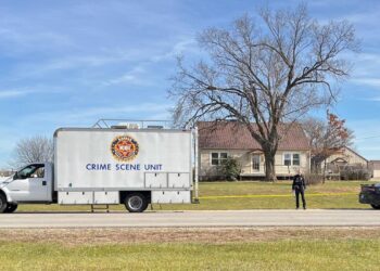 4 law enforcement officers shot in rural Kansas 4 law enforcement officers shot in rural Kansas