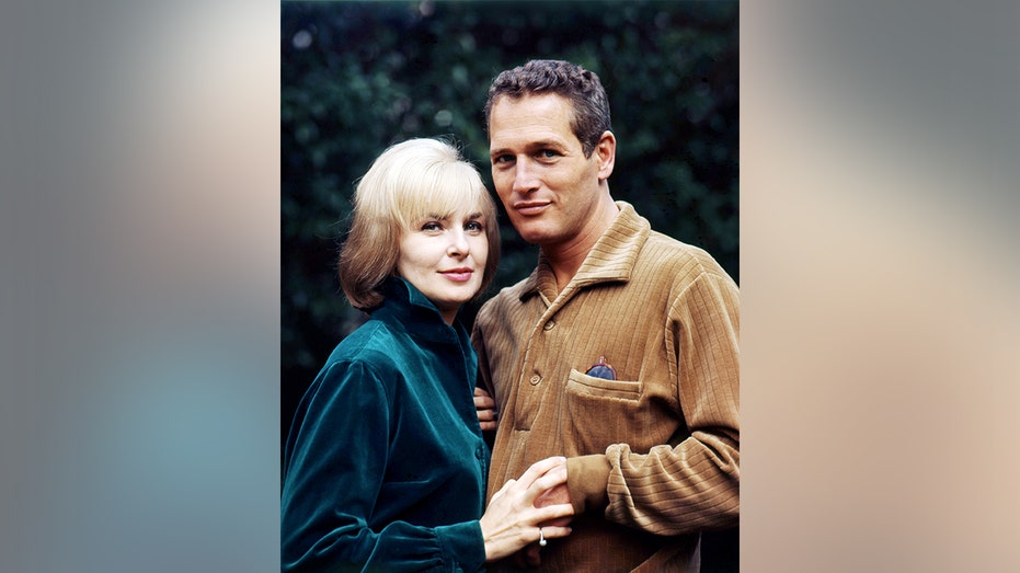 Paul Newman and Joanne Woodward's New York apartment hits market for first time in 40 years for $1.69M 18 Paul Newman and Joanne Woodward in a portrait in 1965.
