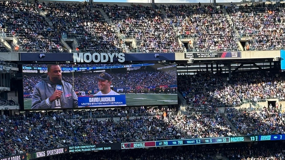 DraftKings partners with VetsinTech to honor veterans at NFL's 'Salute to Service' games 5 VetsinTech honoree